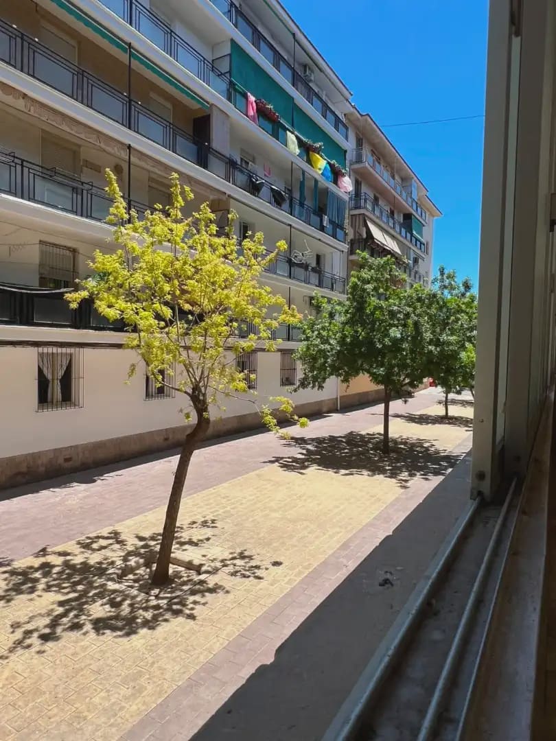 3 slaapkamer Flat te koop in Alicante stad - € 120.000 (Ref: 9946811)