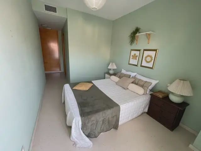 3 soverom Leilighet til leie i Alicante by med svømmebasseng garasje - € 1 380 (Ref: 9953609)