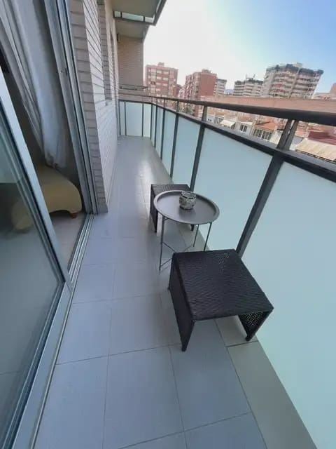 3 soverom Leilighet til leie i Alicante by med svømmebasseng garasje - € 1 380 (Ref: 9953609)