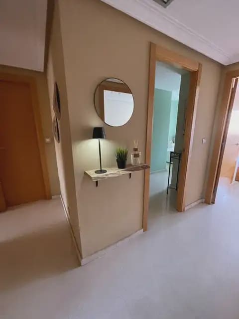 3 soverom Leilighet til leie i Alicante by med svømmebasseng garasje - € 1 380 (Ref: 9953609)