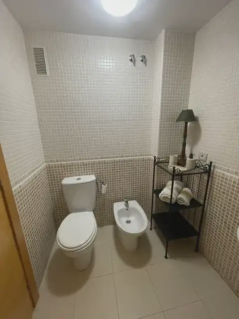 3 soverom Leilighet til leie i Alicante by med svømmebasseng garasje - € 1 380 (Ref: 9953609)