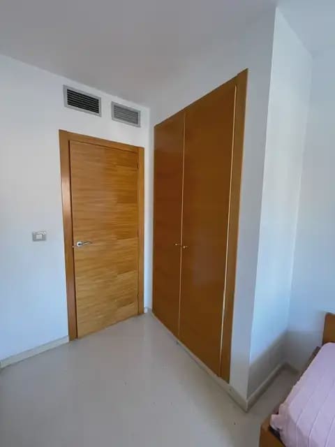 3 soverom Leilighet til leie i Alicante by med svømmebasseng garasje - € 1 380 (Ref: 9953609)