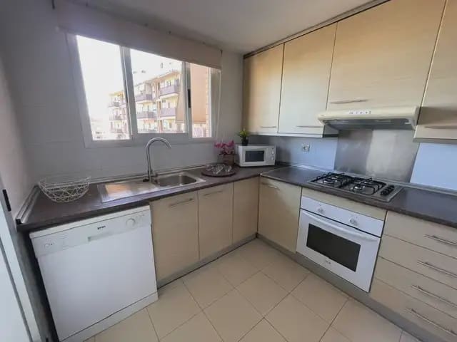 3 soverom Leilighet til leie i Alicante by med svømmebasseng garasje - € 1 380 (Ref: 9953609)