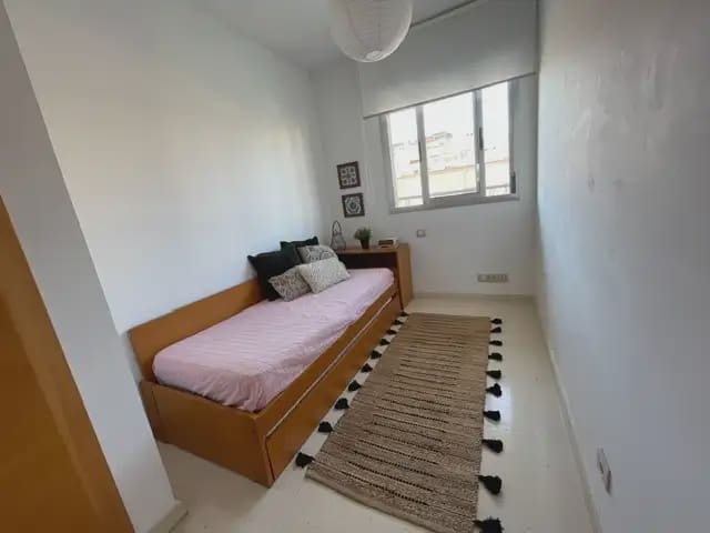 3 soverom Leilighet til leie i Alicante by med svømmebasseng garasje - € 1 380 (Ref: 9953609)