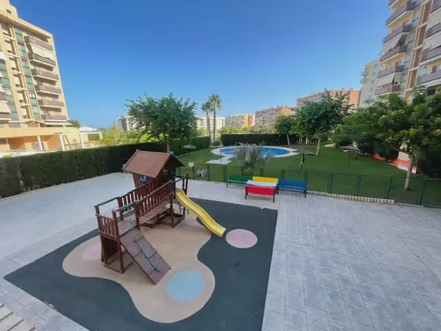 3 soverom Leilighet til leie i Alicante by med svømmebasseng garasje - € 1 380 (Ref: 9953609)