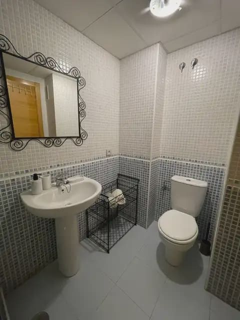 3 soverom Leilighet til leie i Alicante by med svømmebasseng garasje - € 1 380 (Ref: 9953609)