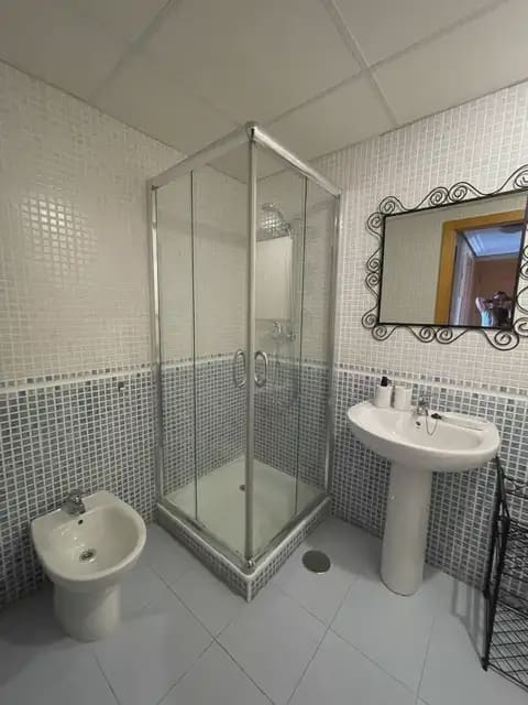 3 soverom Leilighet til leie i Alicante by med svømmebasseng garasje - € 1 380 (Ref: 9953609)