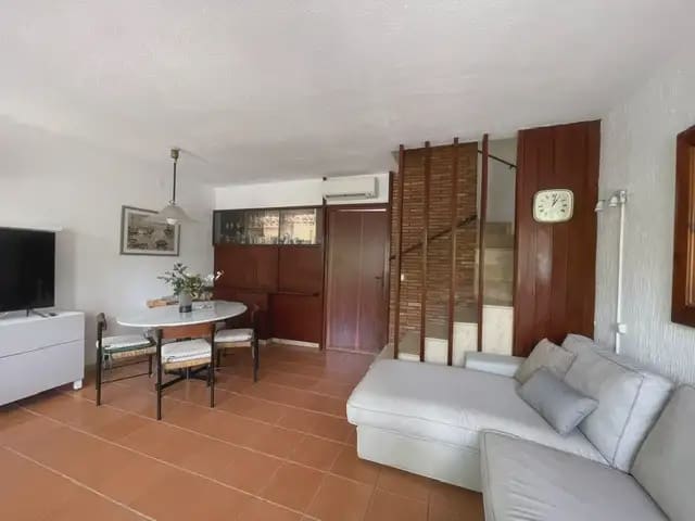 3 bedroom Terraced Villa for rent in Alicante / Alacant city with garage - € 1,600 (Ref: 9961819)