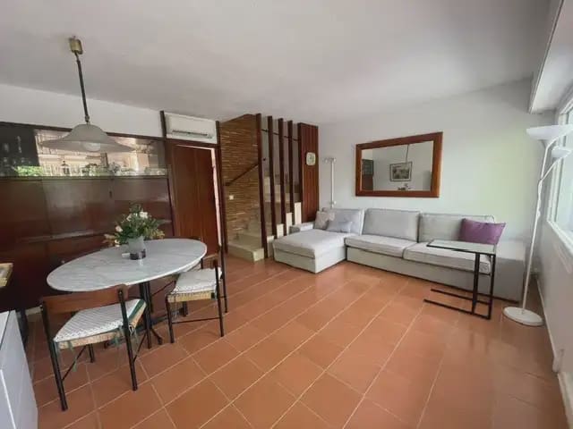 3 bedroom Terraced Villa for rent in Alicante / Alacant city with garage - € 1,600 (Ref: 9961819)