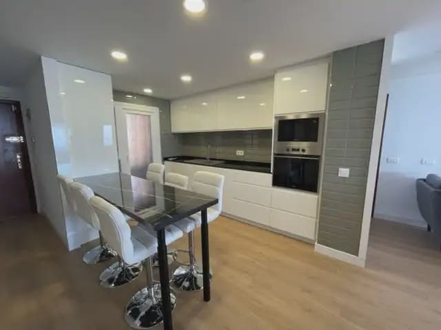 3 Zimmer Wohnung zu vermieten in El Campello mit Pool Garage - 1.700 € (Ref: 9964536)