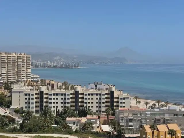 3 makuuhuone Asunto vuokrattavana paikassa Playa de Muchavista, El Campello mukana uima-altaan 
autotalli - 1 700 € (Ref: 9964536)