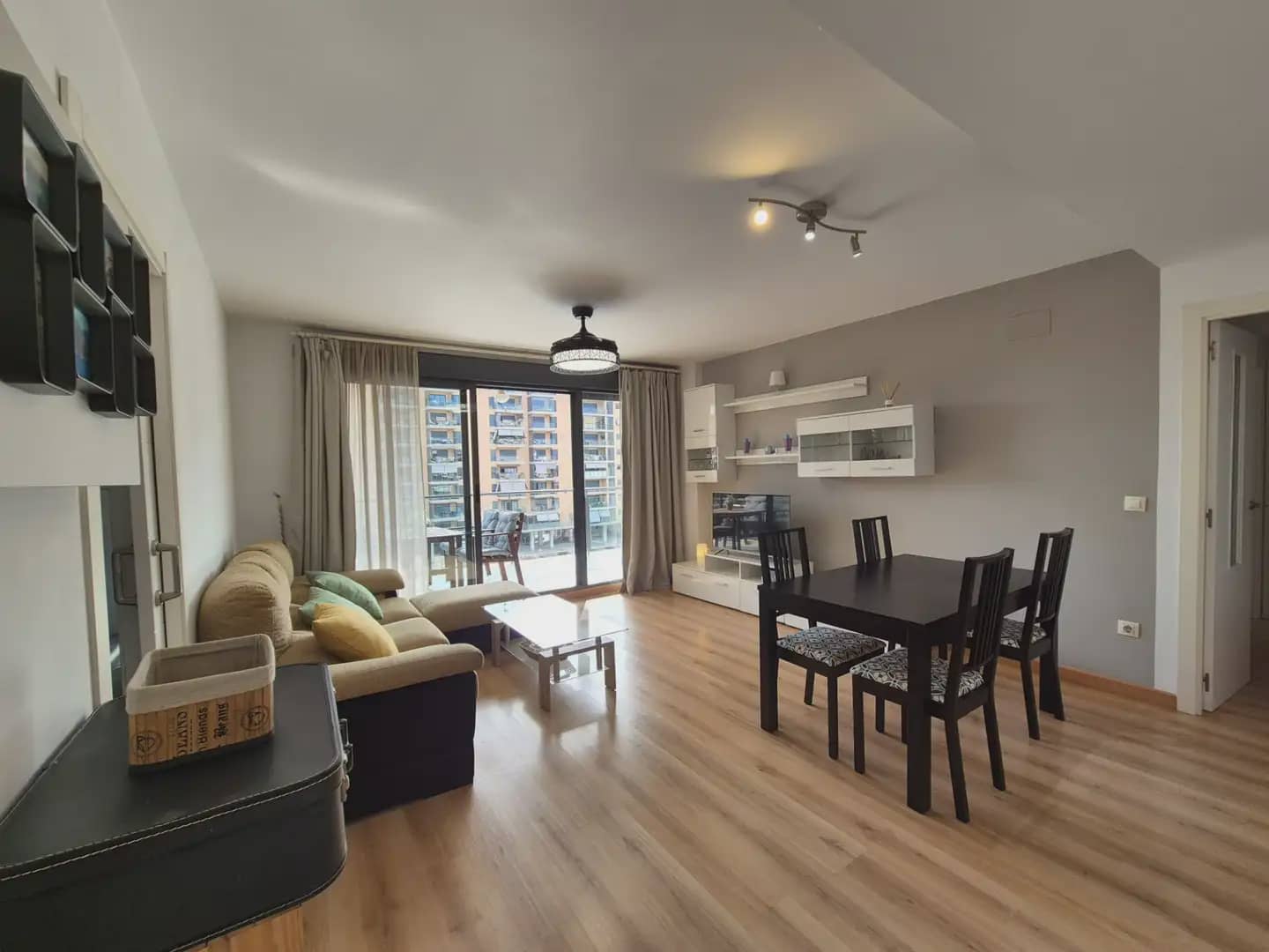 2 quarto Apartamento para arrendar em Alicante cidade com piscina garagem - 1 400 € (Ref: 9978045)