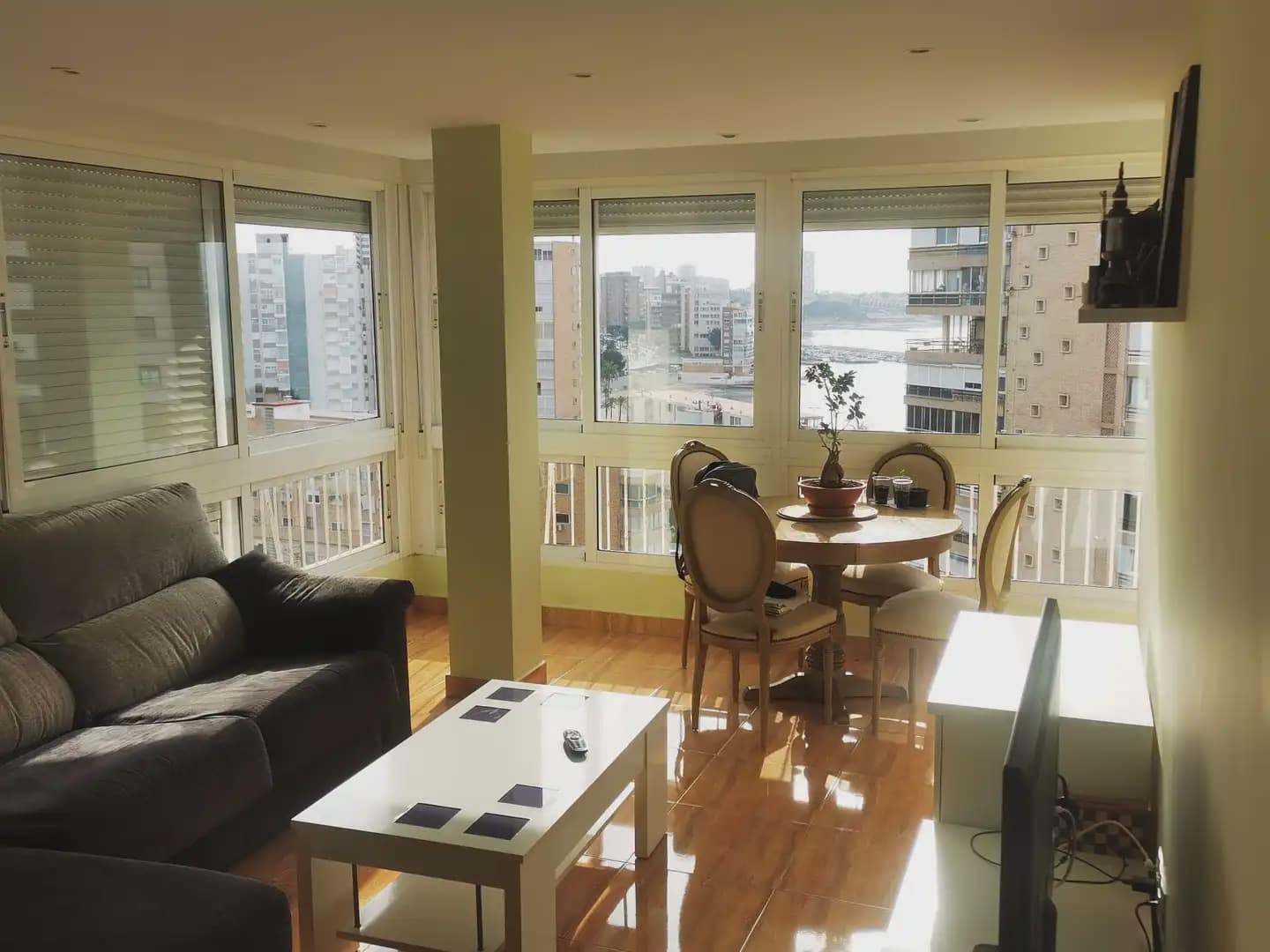 2 quarto Apartamento para arrendar em Alicante cidade com garagem - 1 190 € (Ref: 9981716)