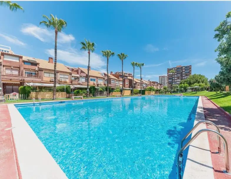 4 sypialnia Bungalow do wynajęcia w Miasto Alicante / Alacant z basenem garażem - 1 800 € (Ref: 9999484)