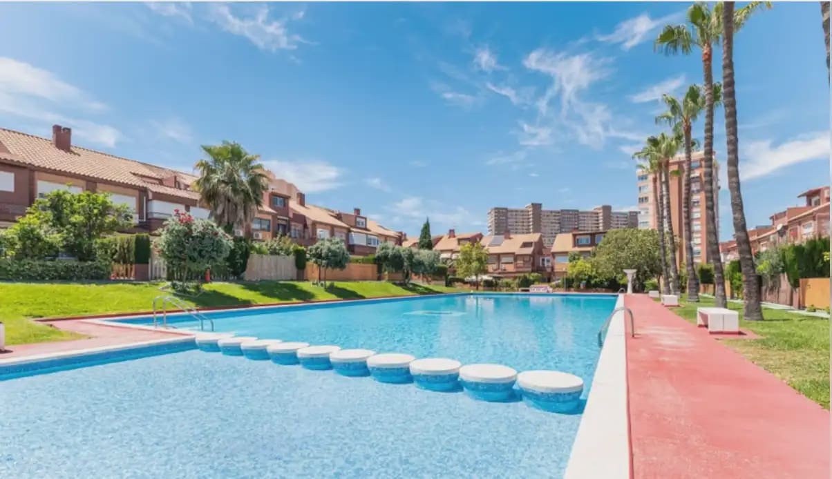 4 sypialnia Bungalow do wynajęcia w Miasto Alicante / Alacant z basenem garażem - 1 800 € (Ref: 9999484)