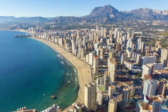 Tontti myytävänä paikassa Centro Urbano, Benidorm - 1 150 000 € (Ref: 9674593)