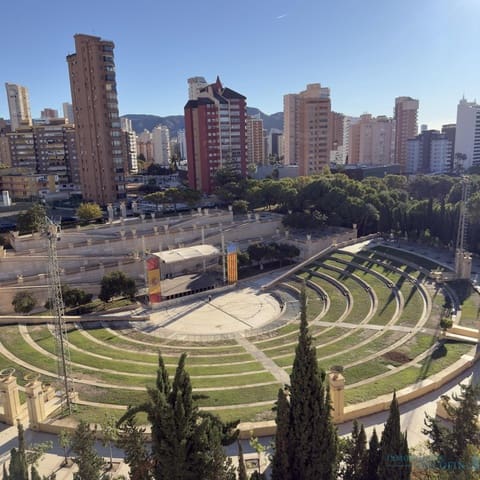1 bedroom Flat for sale in Centro Urbano, Benidorm with pool garage - € 195,000 (Ref: 9674606)