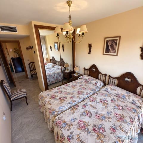 1 bedroom Flat for sale in Centro Urbano, Benidorm with pool garage - € 195,000 (Ref: 9674606)