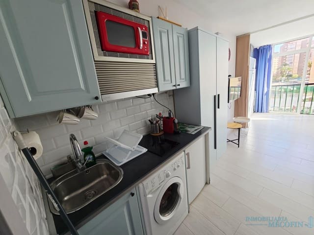 Flat for sale in Centro Urbano, Benidorm with pool - € 130,000 (Ref: 9674610)