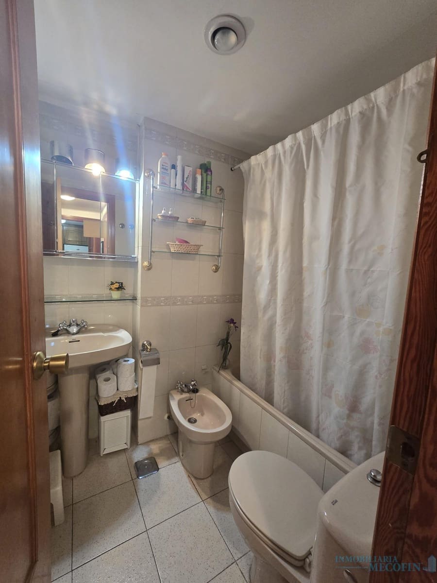 1 bedroom Flat for sale in Benidorm with pool - € 190,000 (Ref: 9674614)