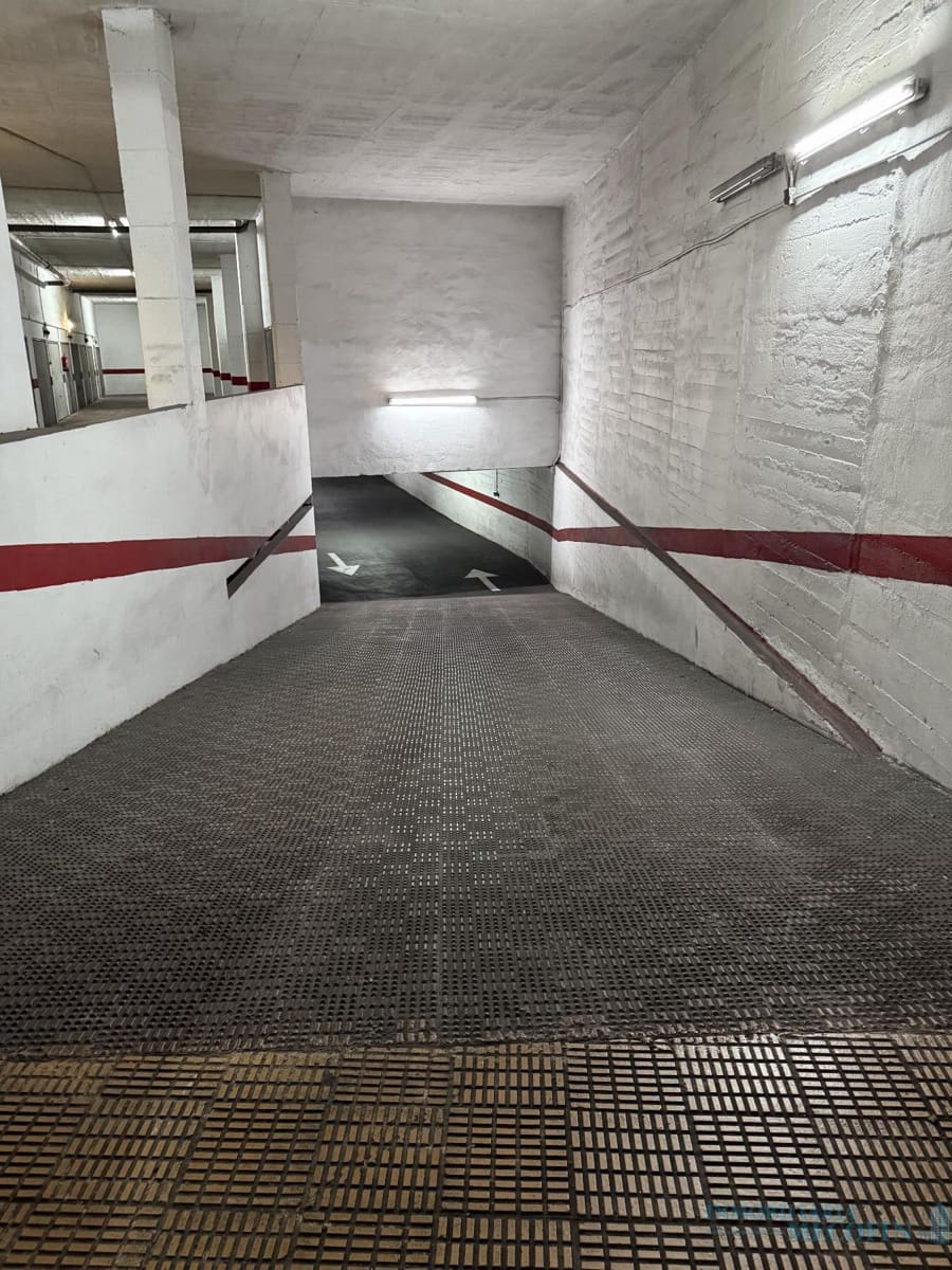 Garage til salg i Benidorm - € 35.000 (Ref: 9674615)