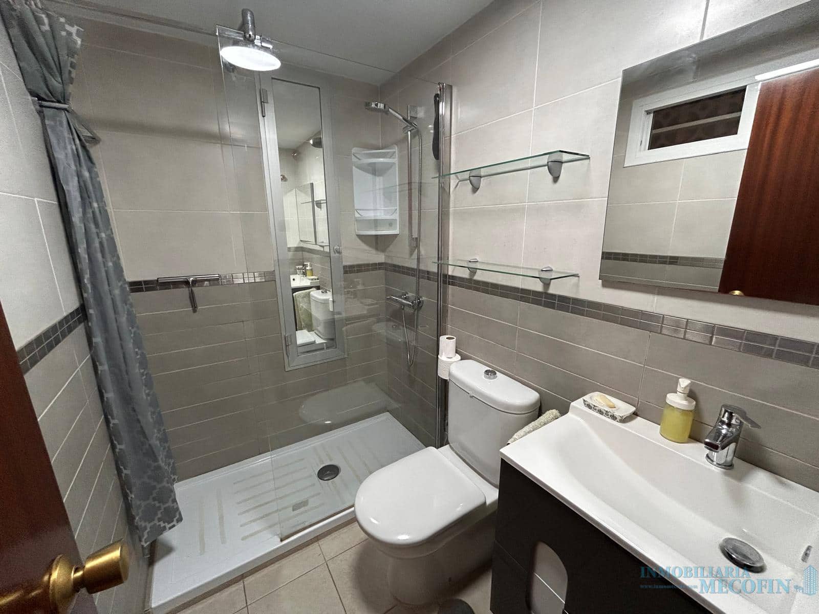 Piso de 2 habitaciones en Benidorm en venta con piscina - 255.000 € (Ref: 9674619)