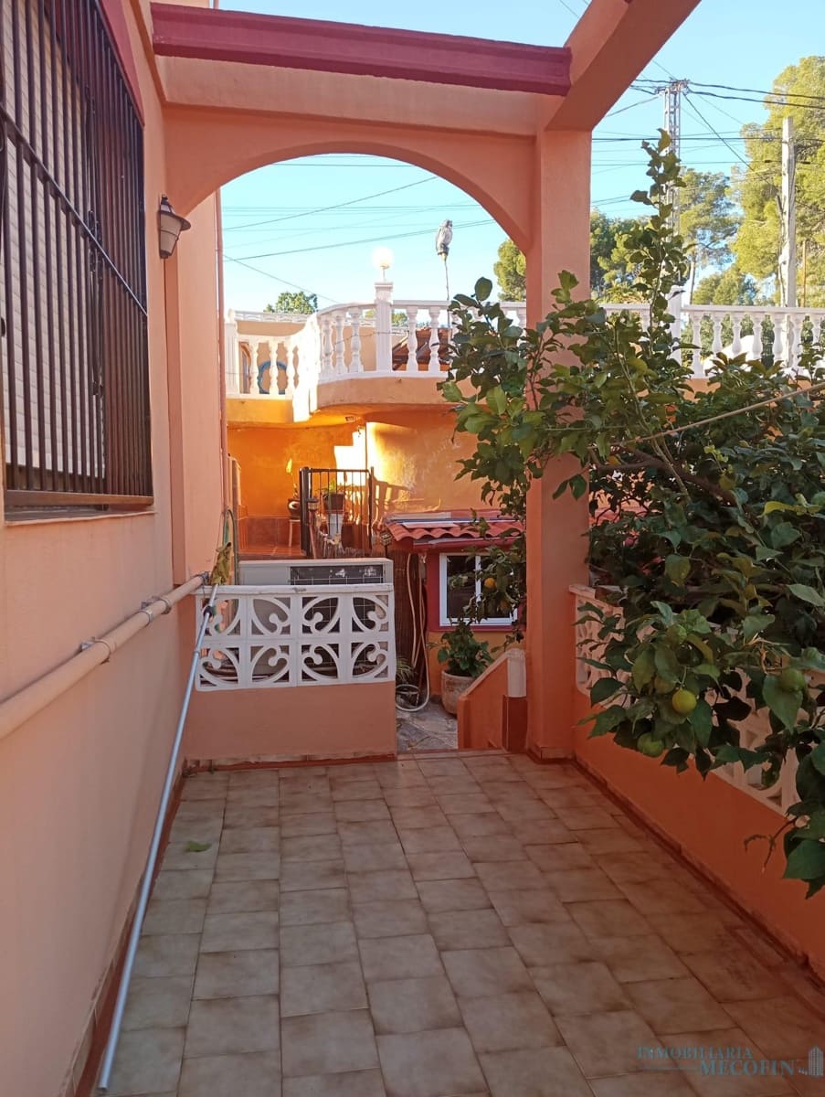 4 Zimmer Villa zu verkaufen in La Nucia mit Pool Garage - 495.000 € (Ref: 9674628)