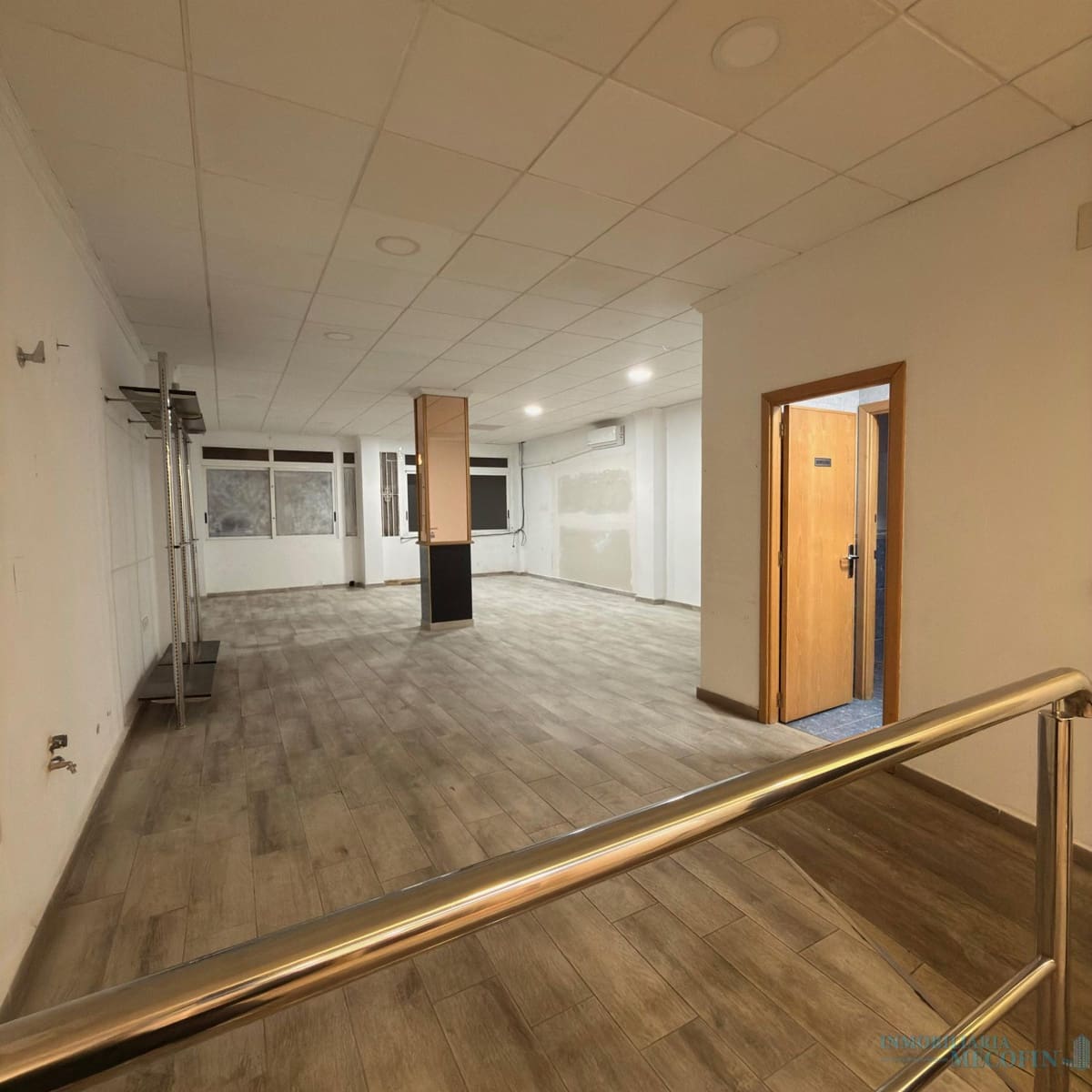 Commercial for rent in Benidorm - € 1,300 (Ref: 9674629)