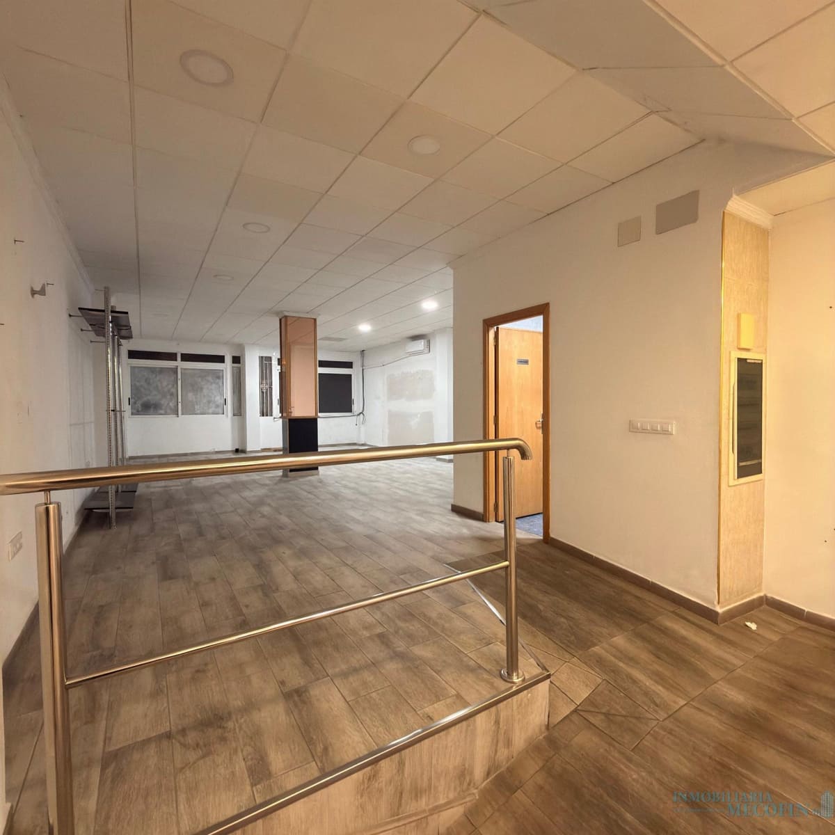 Commercial for rent in Benidorm - € 1,300 (Ref: 9674629)