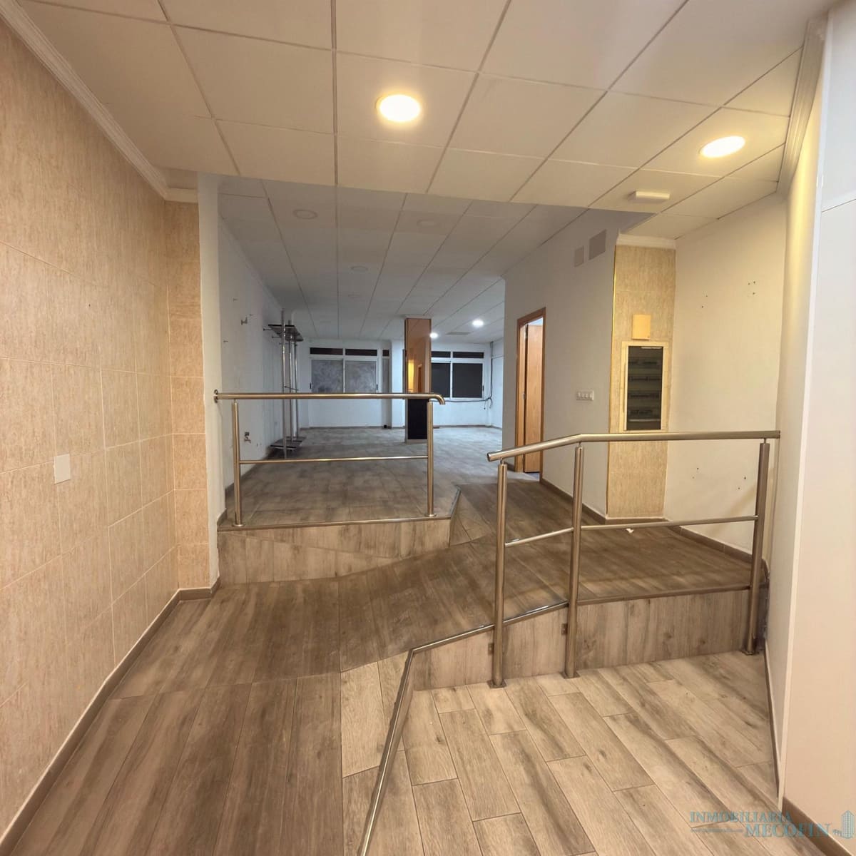 Commercial for rent in Benidorm - € 1,300 (Ref: 9674629)