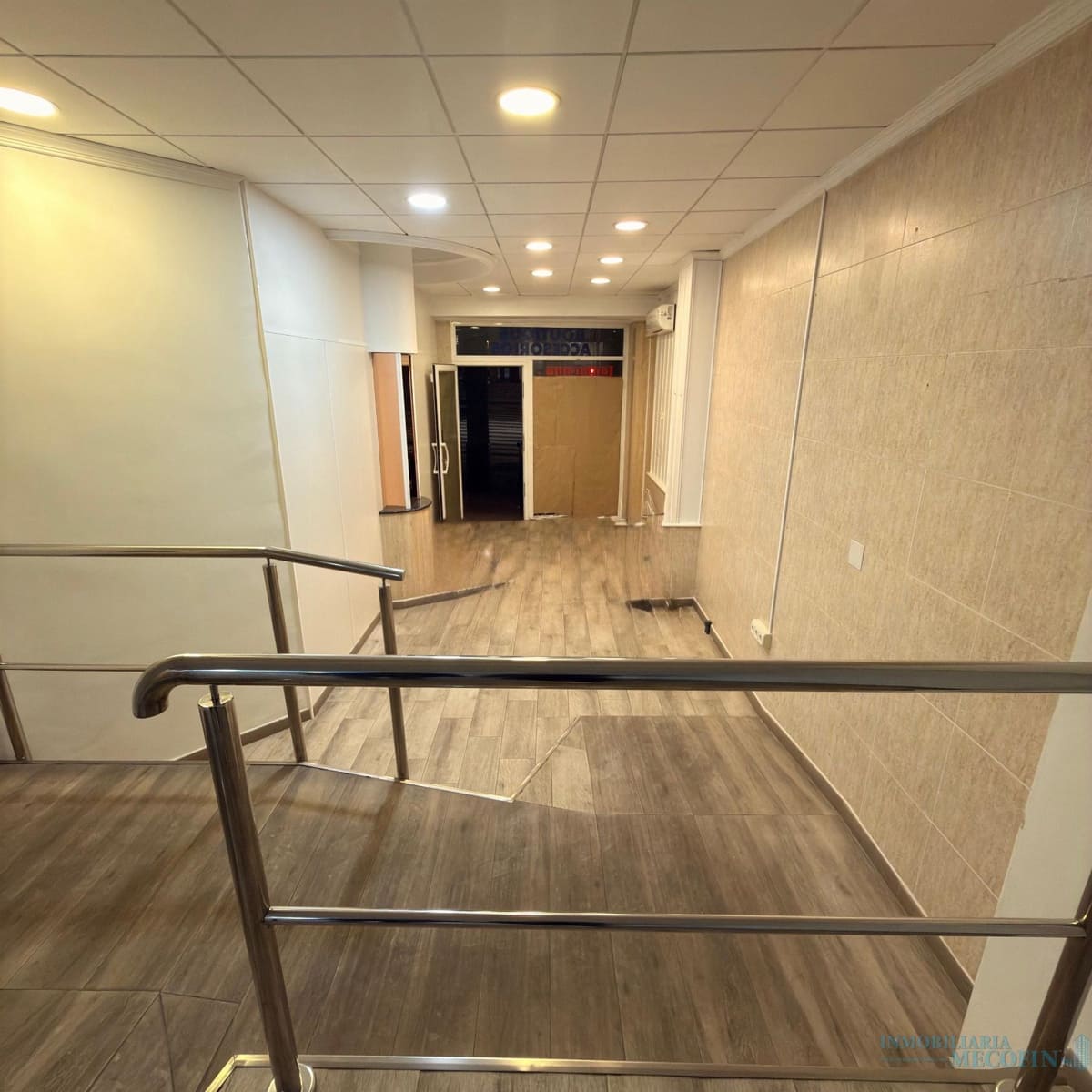 Commercial for rent in Benidorm - € 1,300 (Ref: 9674629)