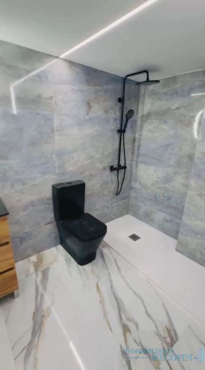 2 bedroom Apartment for sale in Benidorm with pool - € 247,000 (Ref: 9674632)