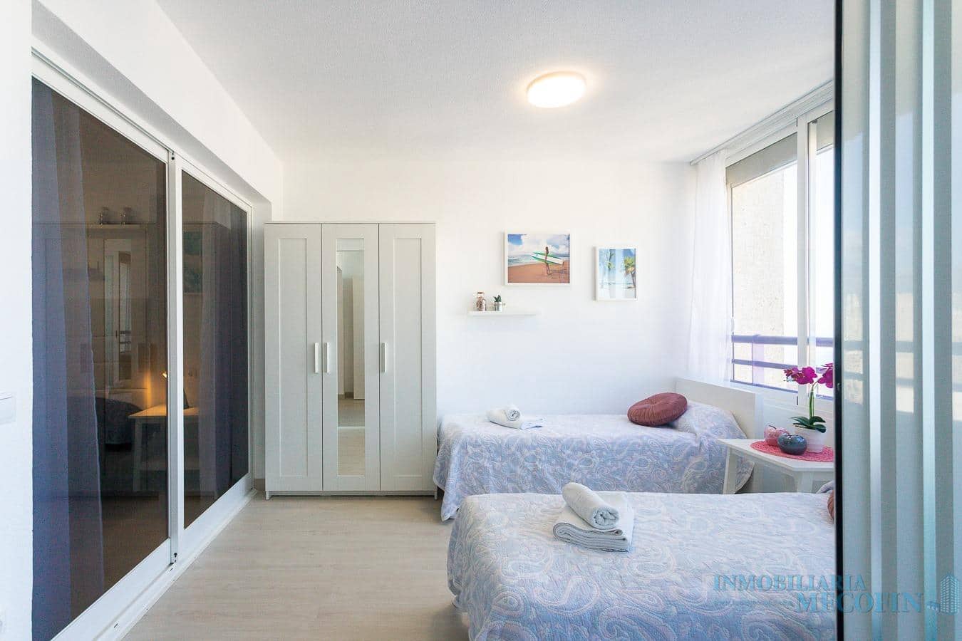 2 bedroom Flat for sale in Benidorm with pool garage - € 315,000 (Ref: 9676521)