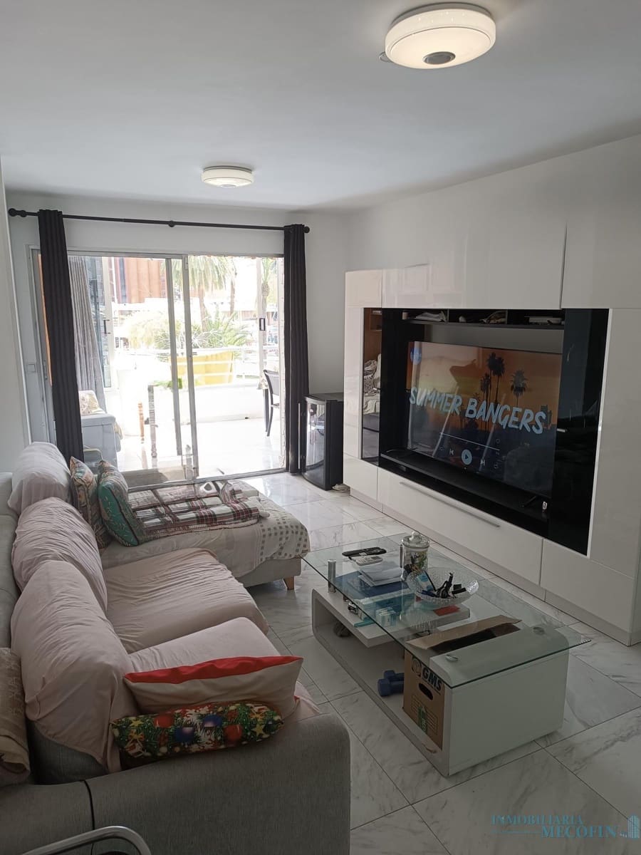 2 slaapkamer Flat te koop in Benidorm met zwembad - € 240.000 (Ref: 9732283)