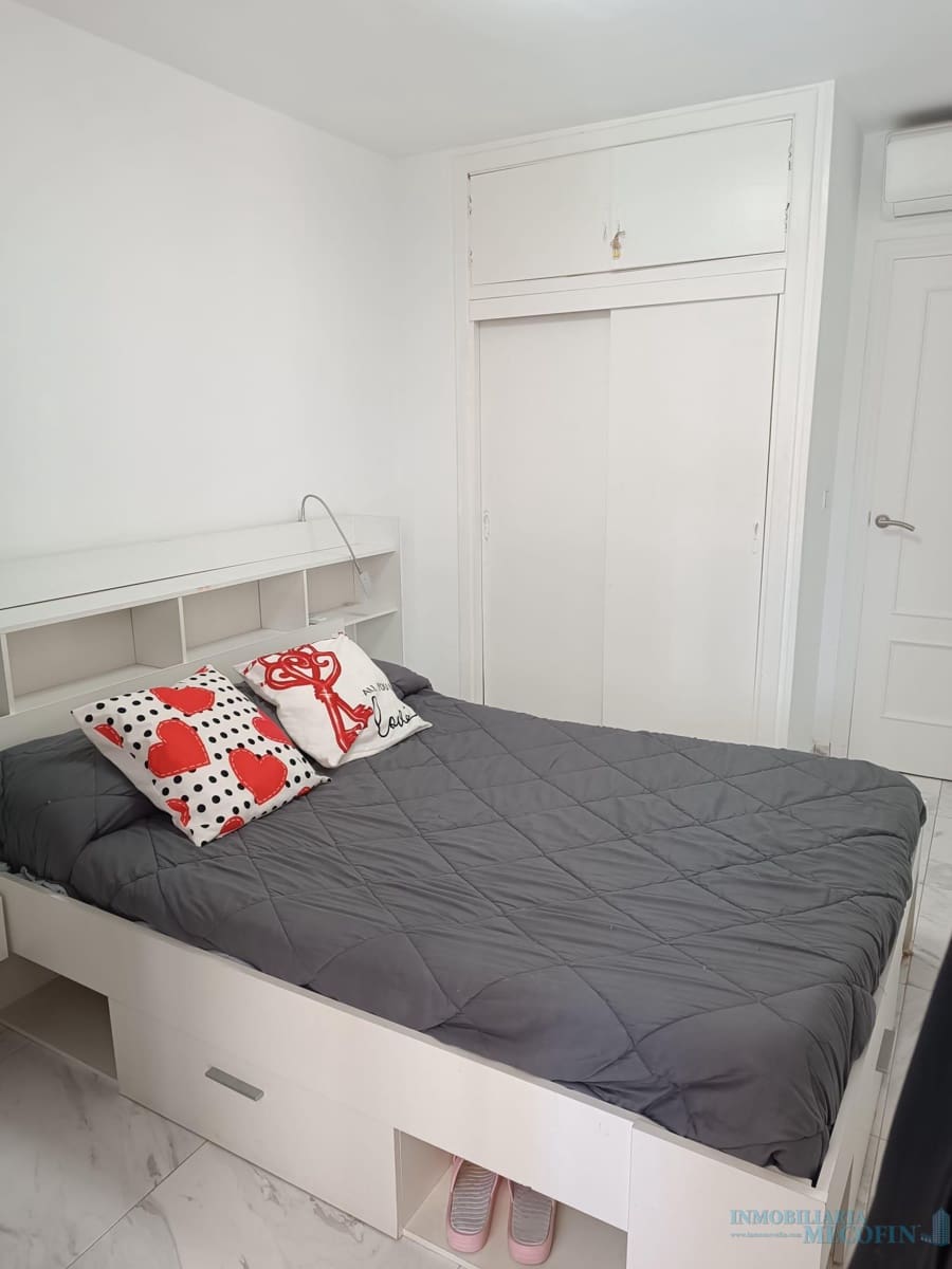 2 slaapkamer Flat te koop in Benidorm met zwembad - € 240.000 (Ref: 9732283)