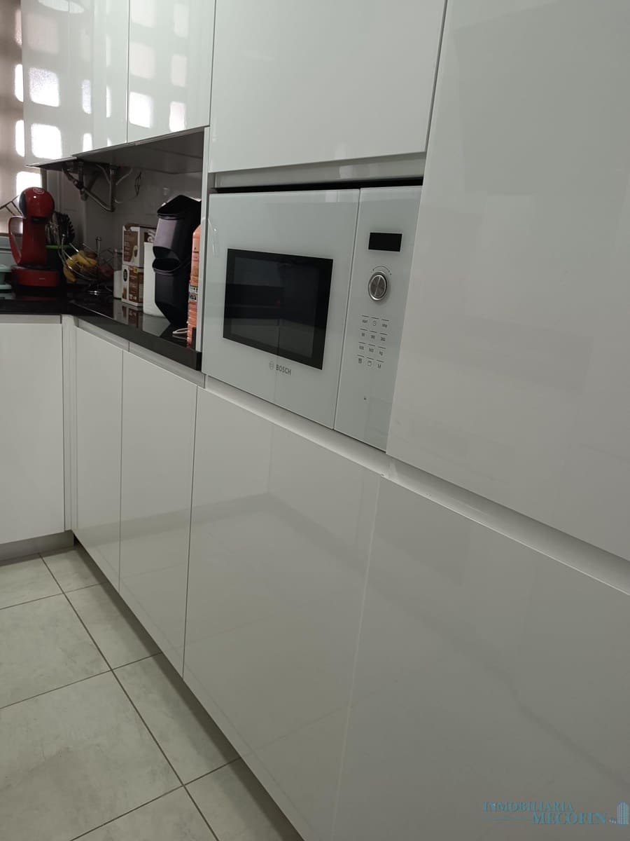 2 slaapkamer Flat te koop in Benidorm met zwembad - € 240.000 (Ref: 9732283)