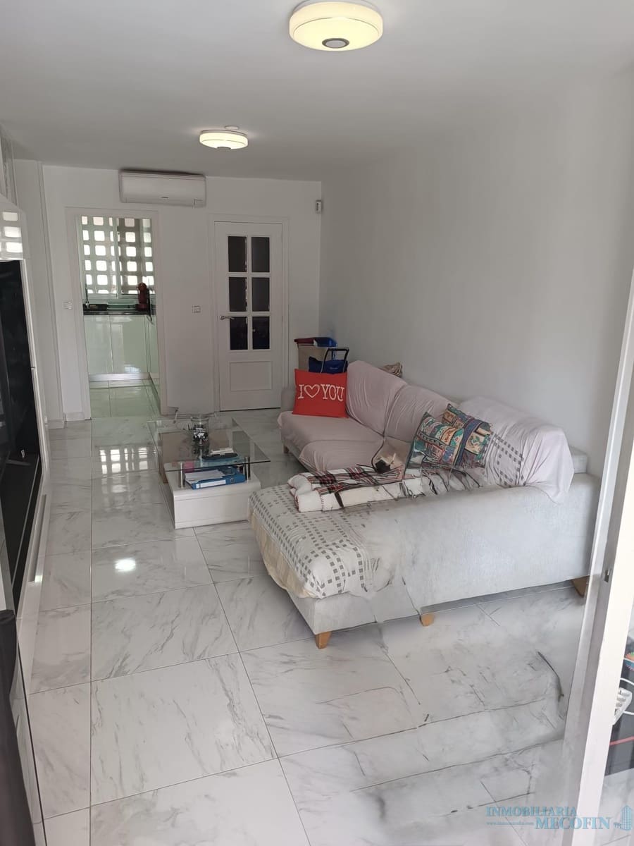 2 slaapkamer Flat te koop in Benidorm met zwembad - € 240.000 (Ref: 9732283)