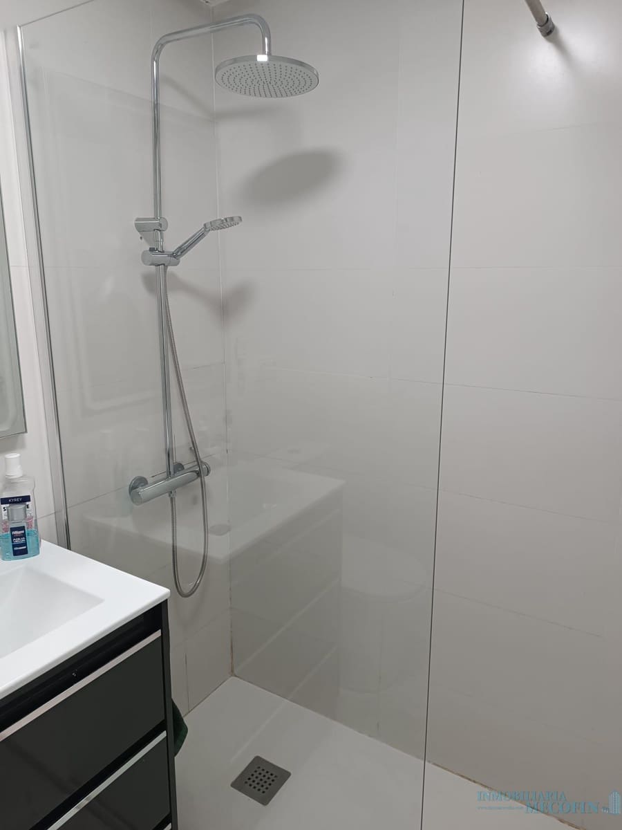 2 slaapkamer Flat te koop in Benidorm met zwembad - € 240.000 (Ref: 9732283)