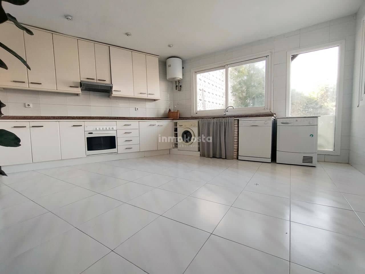 13 bedroom Villa for sale in Benidorm with pool garage - € 1,980,000 (Ref: 7048748)