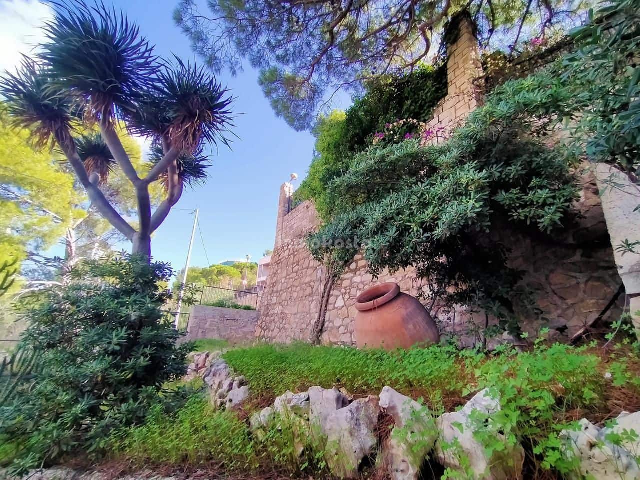 13 bedroom Villa for sale in Benidorm with pool garage - € 1,980,000 (Ref: 7048748)