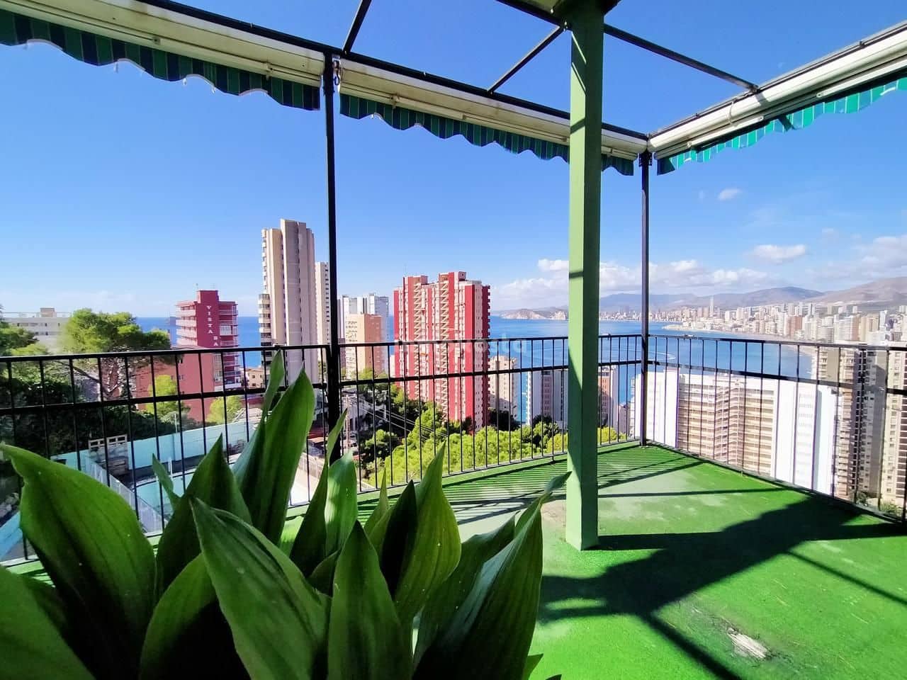 13 bedroom Villa for sale in Benidorm with pool garage - € 1,980,000 (Ref: 7048748)