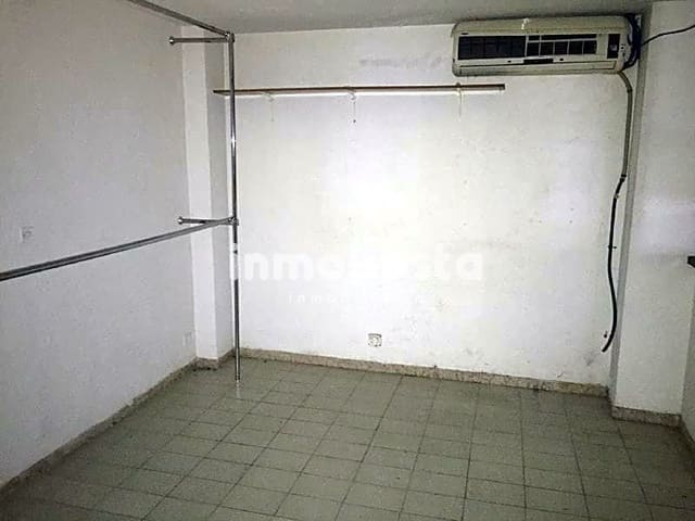 Commercial for sale in Playa Poniente, Benidorm - € 124,600 (Ref: 7912415)