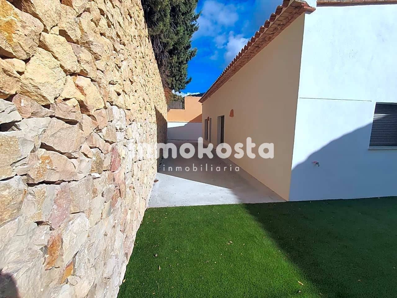 3 bedroom Villa for sale in Orxeta with pool garage - € 635,000 (Ref: 7981229)