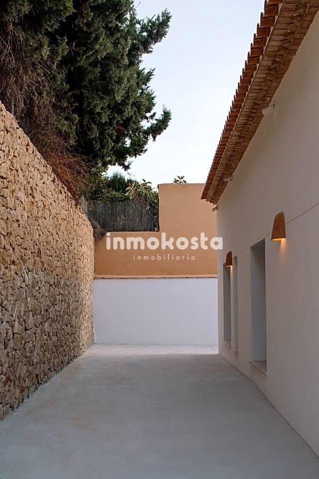 3 bedroom Villa for sale in Orxeta with pool garage - € 635,000 (Ref: 7981229)