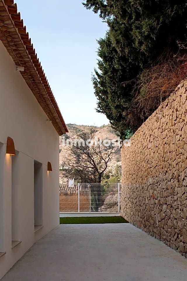 3 bedroom Villa for sale in Orxeta with pool garage - € 635,000 (Ref: 7981229)