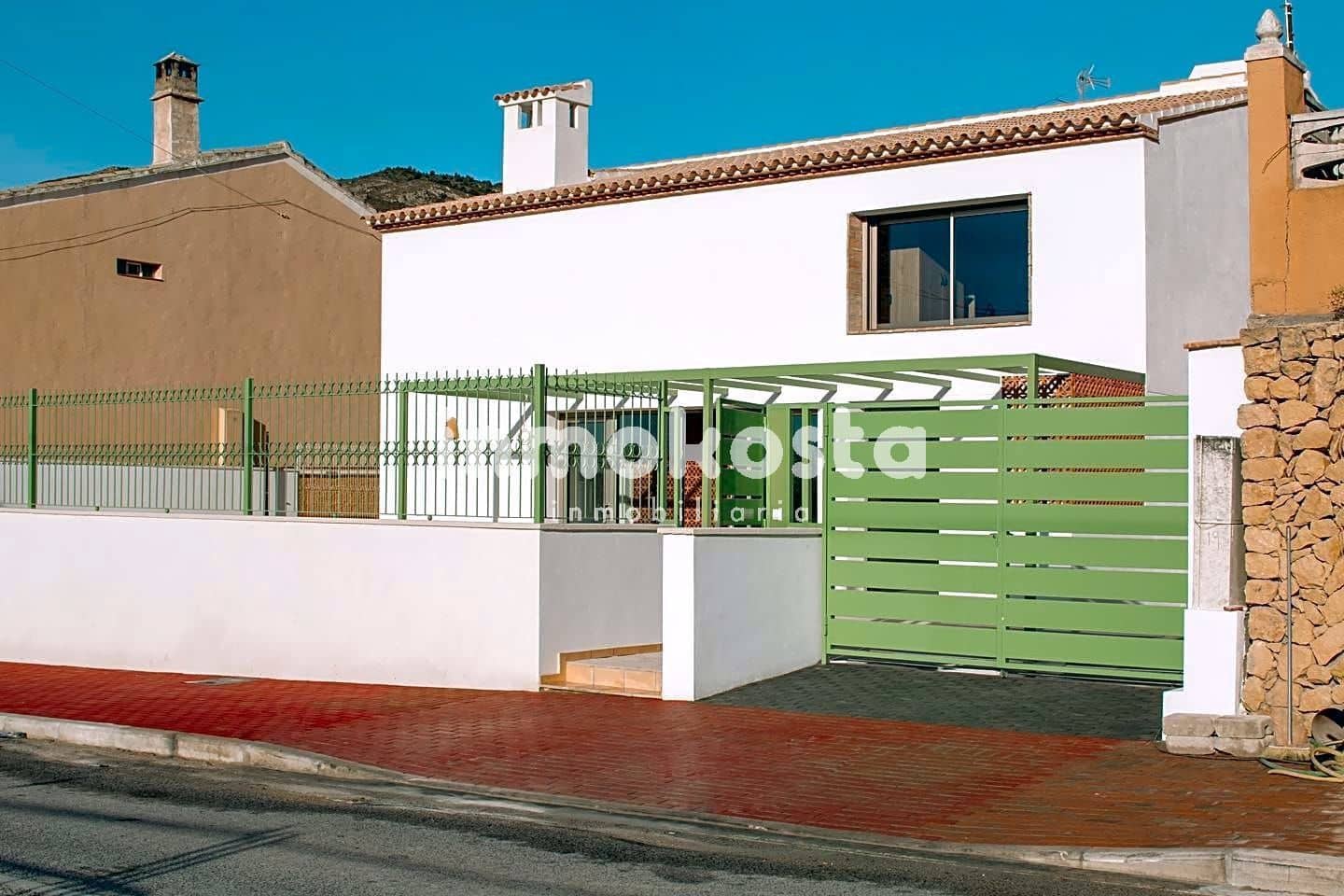 3 bedroom Villa for sale in Orxeta with pool garage - € 635,000 (Ref: 7981229)