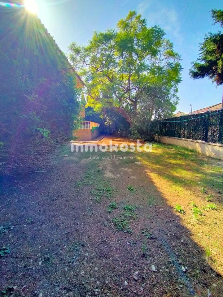 3 bedroom Villa for sale in Benidorm with pool garage - € 447,000 (Ref: 8072802)