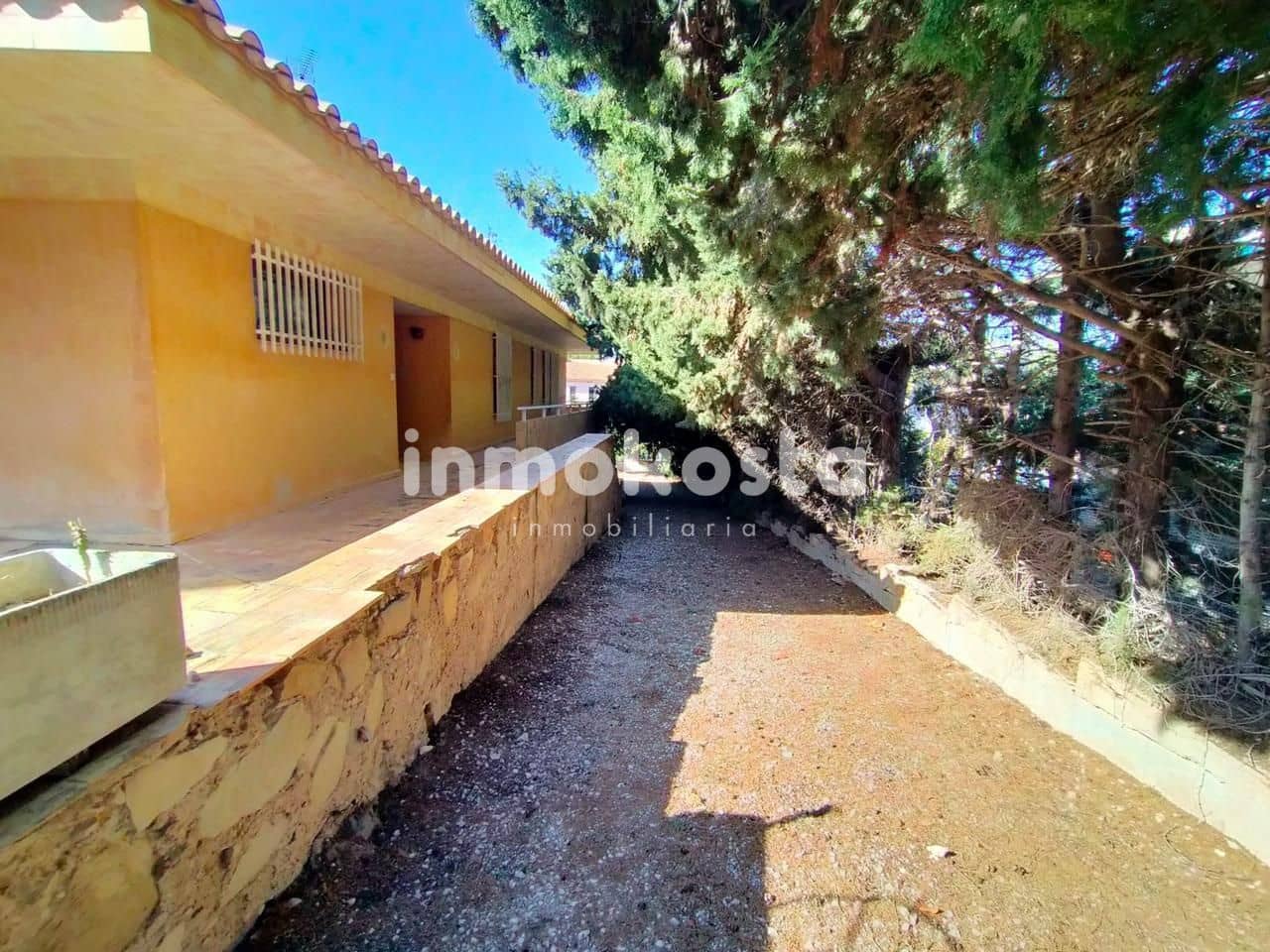 3 bedroom Villa for sale in Benidorm with pool garage - € 447,000 (Ref: 8072802)