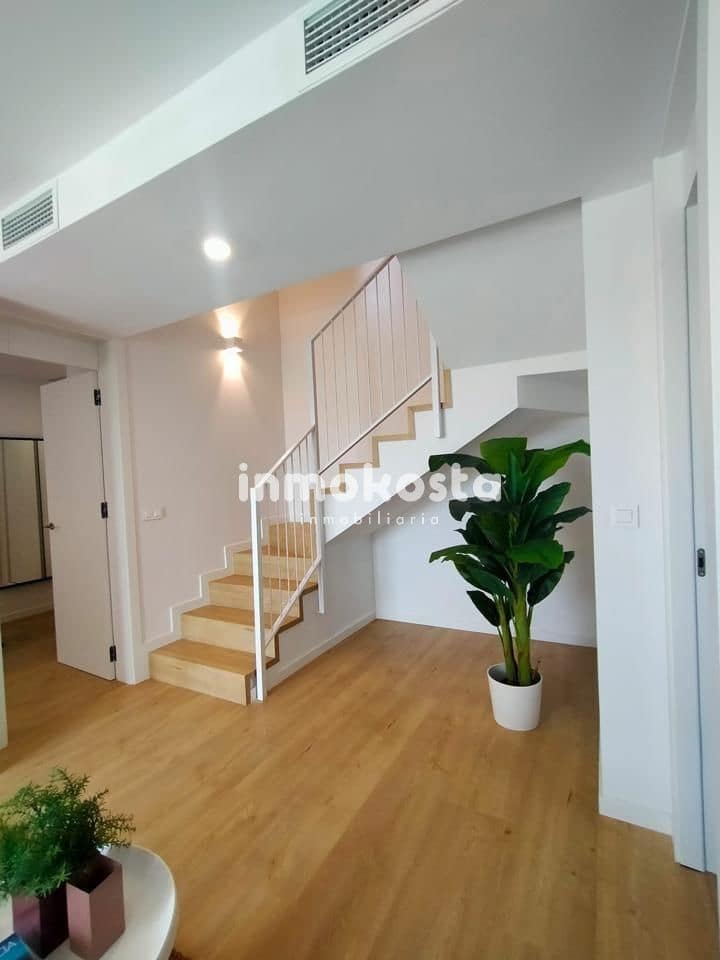 4 Zimmer Villa zu verkaufen in La Nucia mit Pool Garage - 427.000 € (Ref: 8093526)