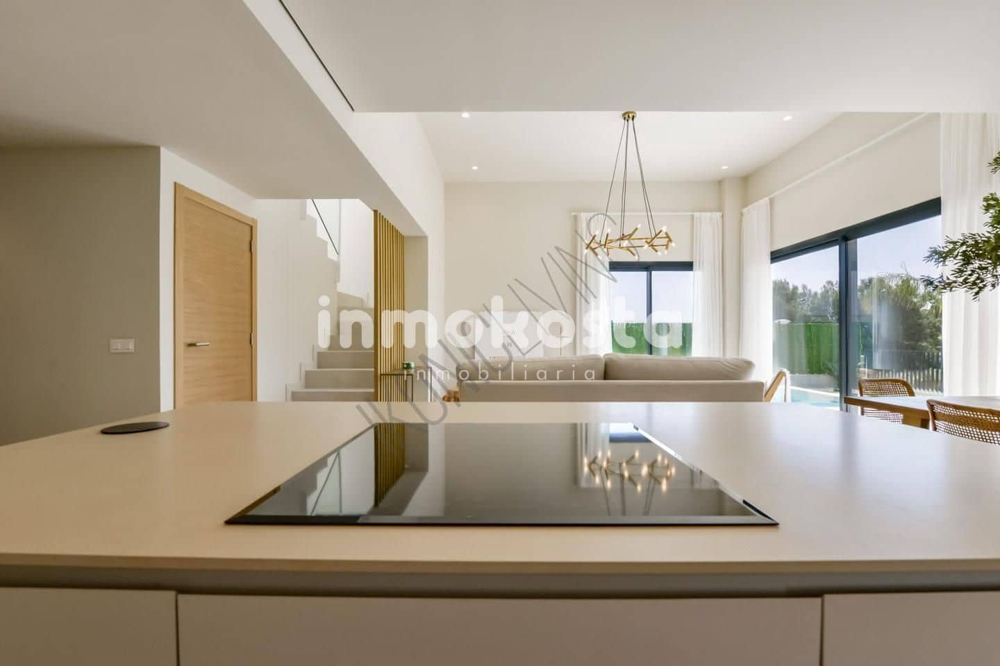 Chalet de 3 habitaciones en Finestrat en venta con piscina - 595.000 € (Ref: 9618000)